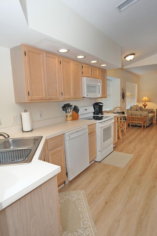 Photo - OFF-SEASON 2024 : 2 Bedroom 2 Bath Furnish...