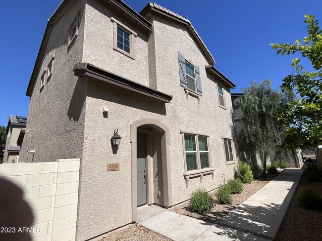 Building Photo - 2535 N 149th Ln