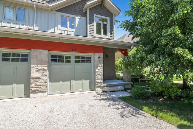 Photo - 49 Silver Glen Blvd