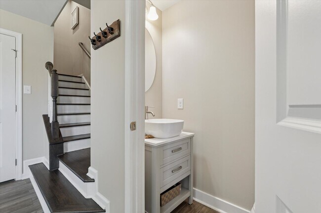 Photo - Beautiful 3B/2.5B Townhome in Downingtown ...