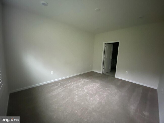 Photo - Condo with Garage - Loudoun Metro