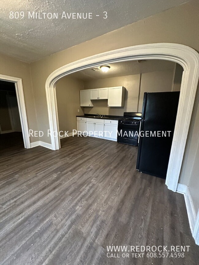 Building Photo - 809 Milton Ave Unit 3