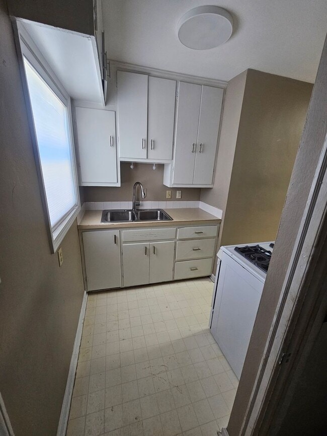 5824 Grand Ave Unit 5826