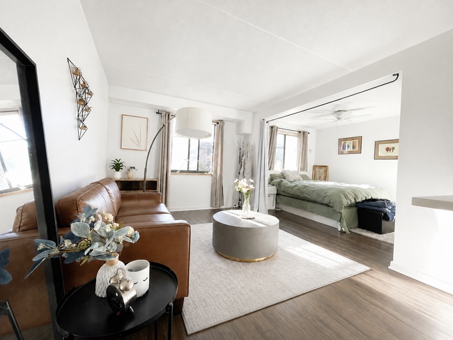 Building Photo - 100 Ledgewood Dr Unit 412