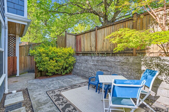 Photo - 309 27th Ave S #B