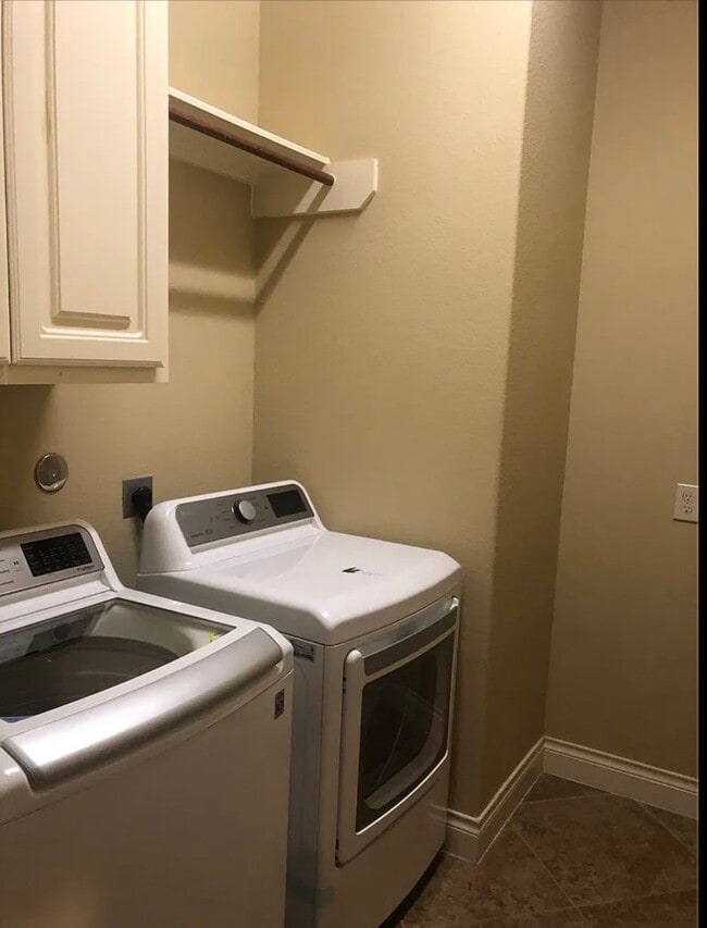Washer n dryer included - 28735 Primrose Bluff Dr