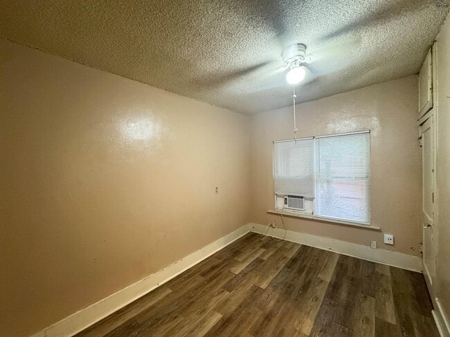 1205 Austin St