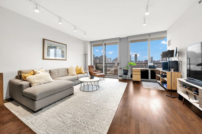 Photo - 910 W Huron St Unit 1010