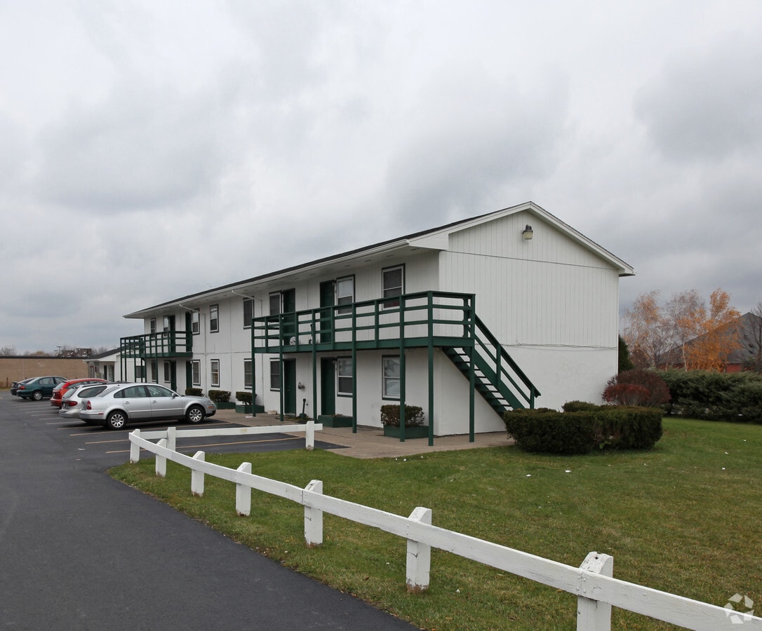 The Brentwood Apartments - The Brentwood Apartments
