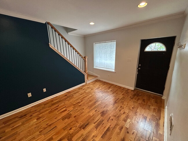 Photo - 2027 E Sergeant St