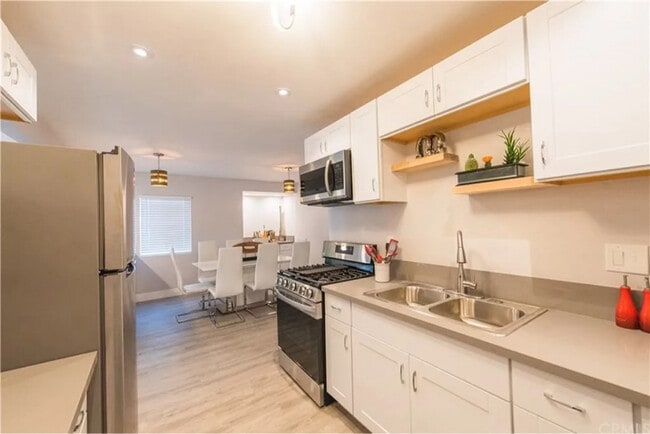 Photo - 12426 S Vermont Ave Unidad B