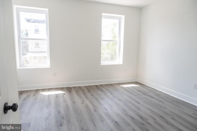 Photo - 723 N 40th St