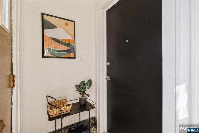 Photo - 41-43 Poe Avenue Unit 1 Unidad 1