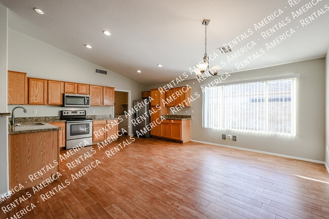 Photo - 658 S 110th Pl