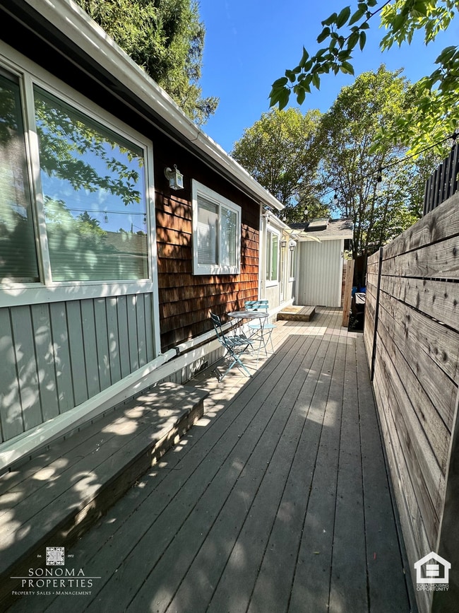 Building Photo - 18109 Barrett Ave Unit 2