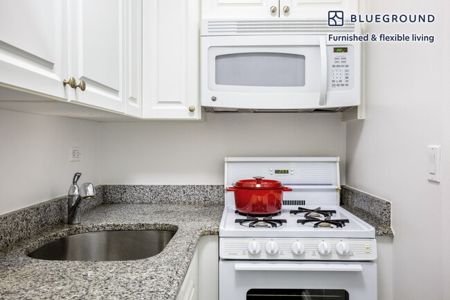 Photo - 952 5th Ave Unit FL4-ID425