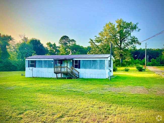 Building Photo - 6068 Old Mooringsport Rd Rental
