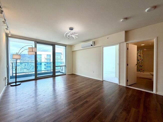 Photo - The Central Ala Moana: 1 Bed, 1 Bath Top Floor Unit with 1 Parking Unit 4204