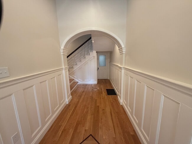 Building Photo - 1726 Beacon St Unit - Rental