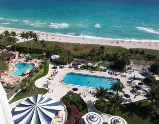 Building Photo - 5161 Collins Ave Unit 5161 Collins Ave appt 1701