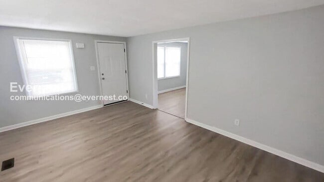 Photo - 949 S Harris Ave