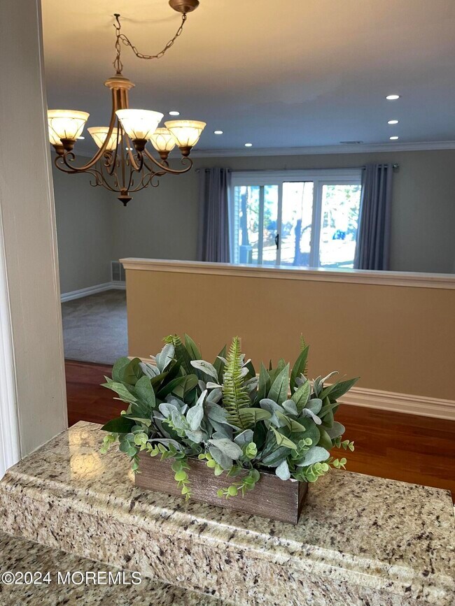 Photo - 173 Edinburgh Ct