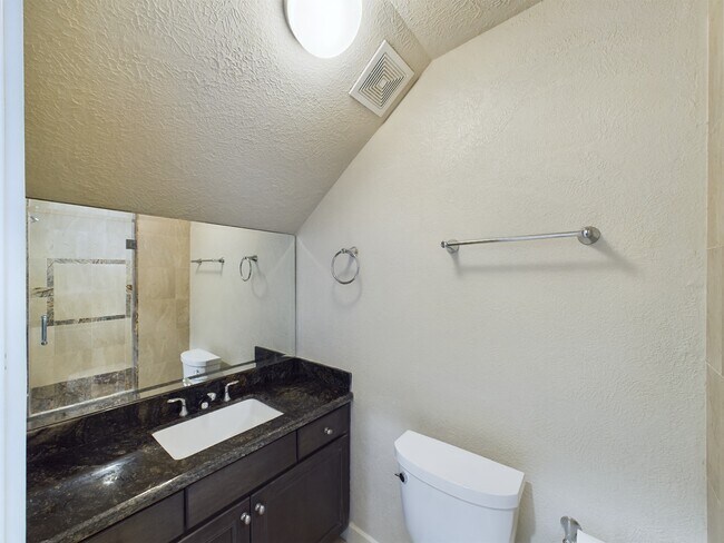 Photo - 2609 Lawrence St