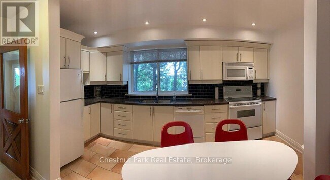 Photo - 34 Georgian Ln