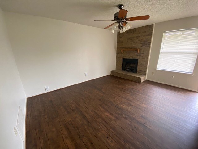 Photo - 904 Cottonwood Trl