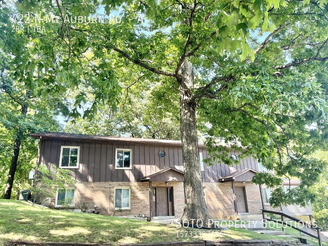 Building Photo - 422 N Mt Auburn Rd Unit A