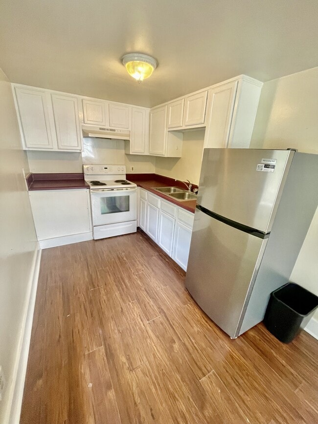 Photo - 952 Strouse Ave Unit B