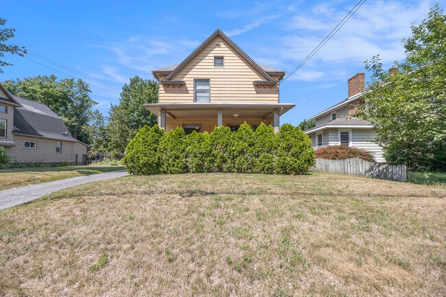 Photo - 3271 Coit Ave NE