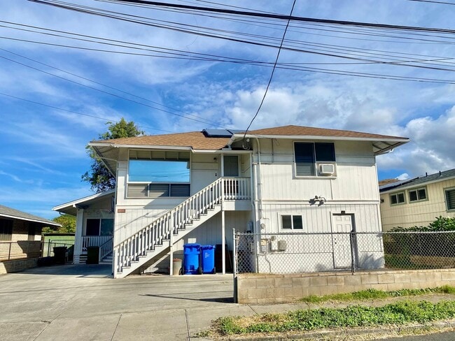 Building Photo - Bright and Breezy Manoa Living. Spacious 3... Rental