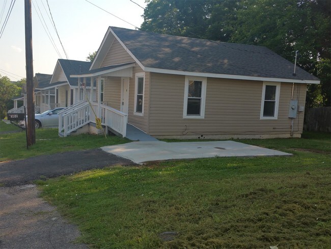 Photo - 102 Taylor St