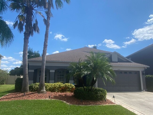 Photo - 5 BEDROOM HOUSE WITH PRIVATE POOL AND LAKE...