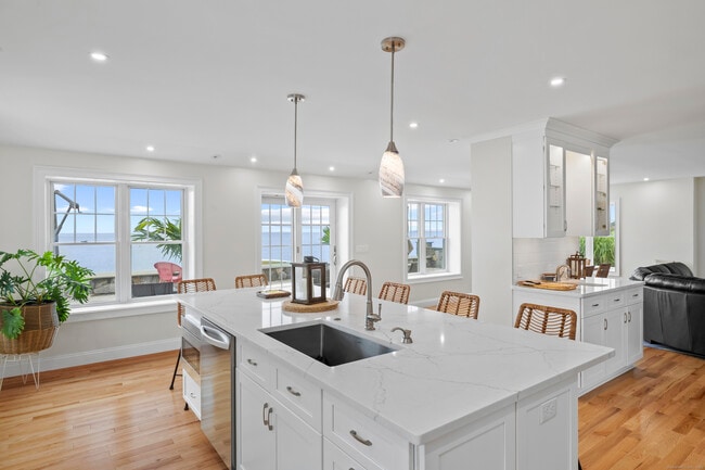 Building Photo - 18 Bel Aire Manor Rental