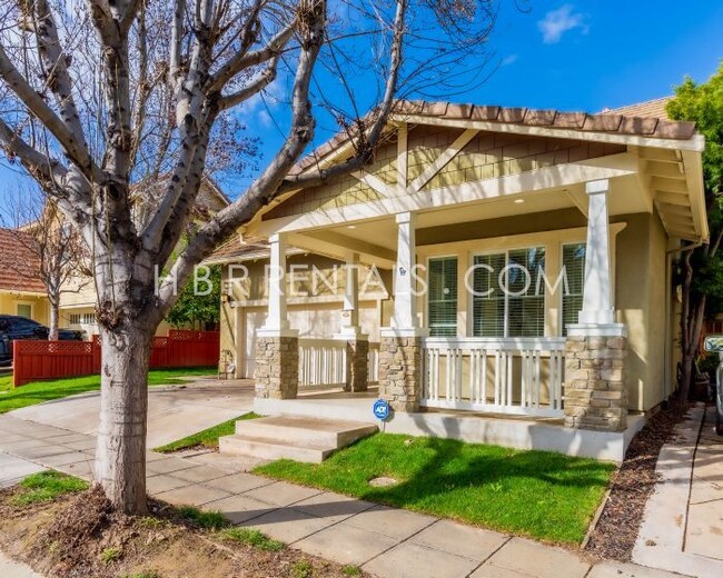Building Photo - Charming 3-Bed, 3-Bath with 2,037 Sq Ft of Comfort in Mountain House!