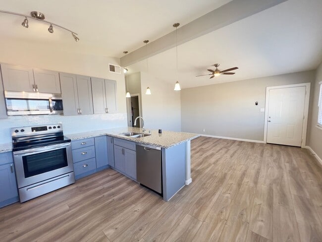 Photo - 4 bedrooms, 2 bathrooms home located in Henderson