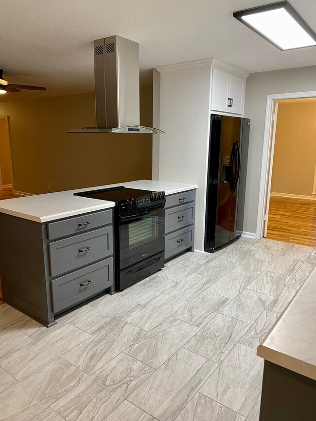 Photo - 302 Cherokee Dr