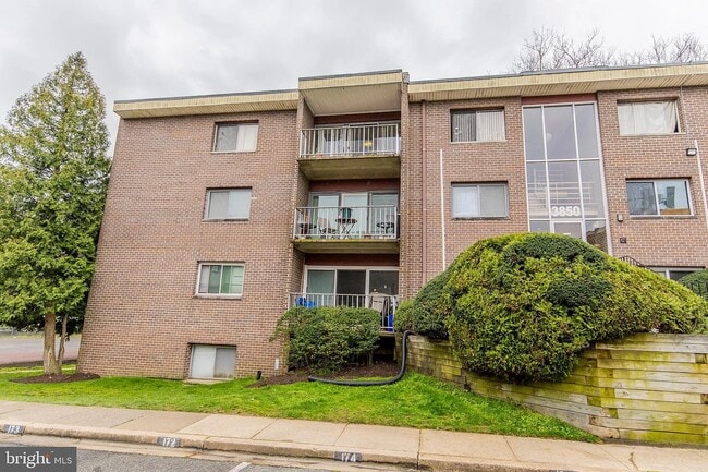 Building Photo - 3850 Bel Pre Rd Unit Bel Pre