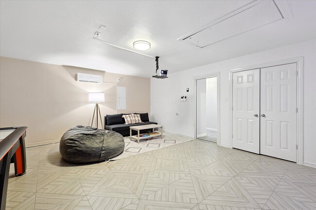 Photo - 111 Creekview Dr W Unidad ID1056457P