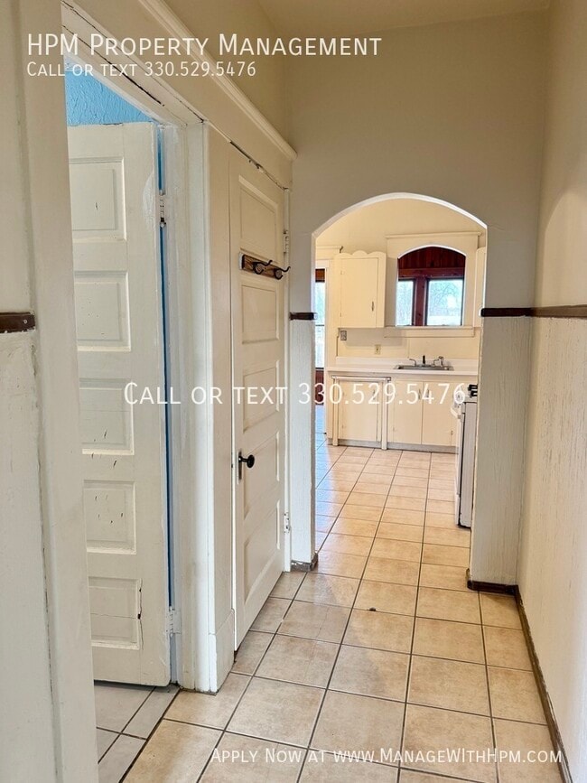 Photo - 1214 Tremont Ave SW Unit 1/2