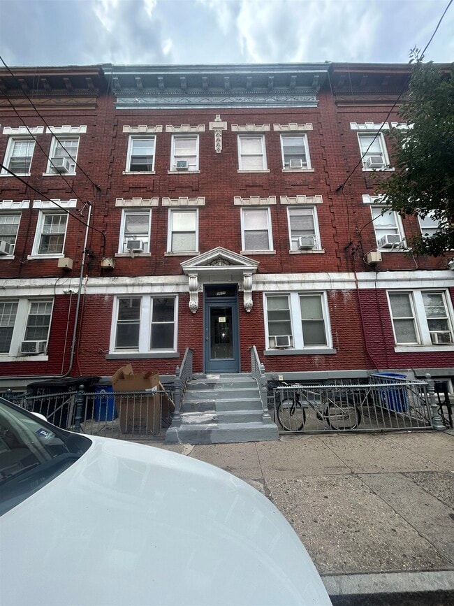 Photo - 5611 Hudson Ave Unidad # 1