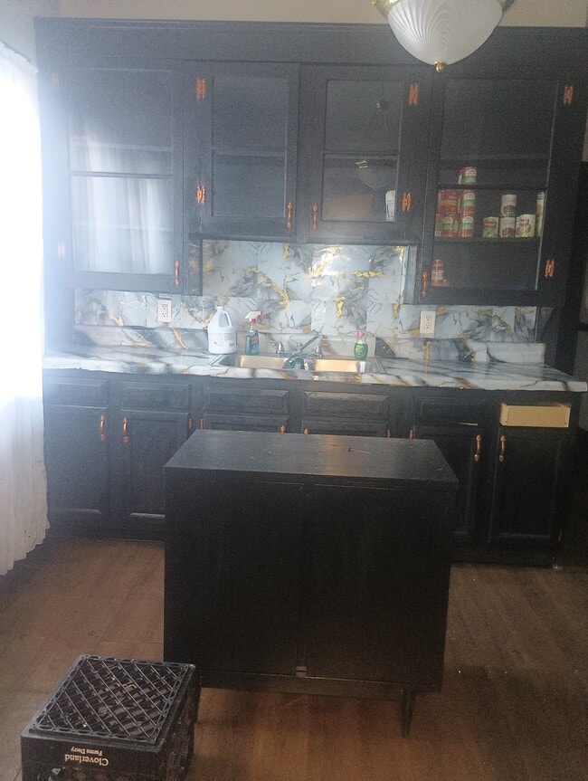 Photo - 9909 Dunlap Ave