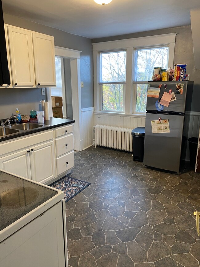 Photo - 15 E 10th St Unit 3