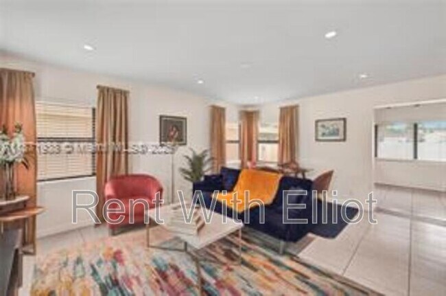 Photo - 610 NE 2nd St