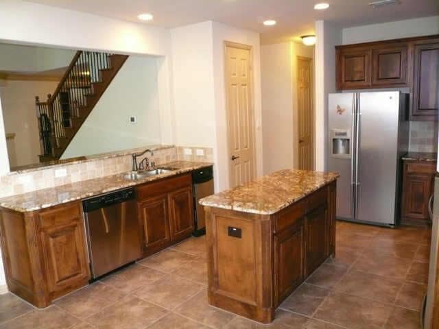 Photo - 910 Redbird Ln