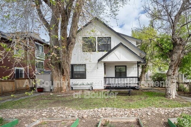 Building Photo - 2315 Walnut St Rental