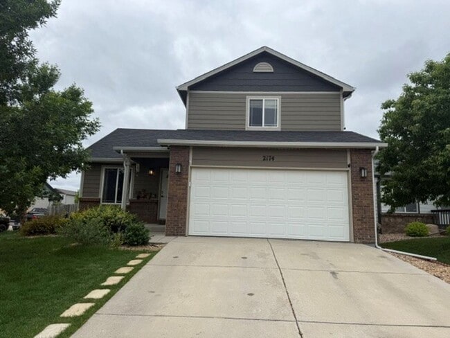 Building Photo - 2174 Village Dr