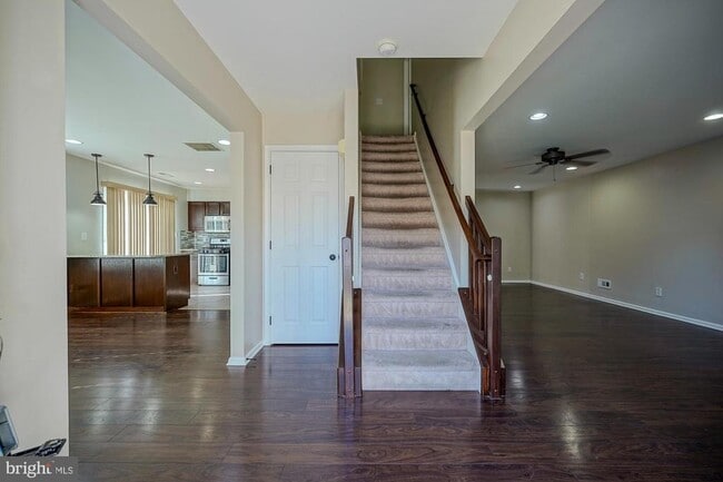 Photo - 3908 Grenwich Ln